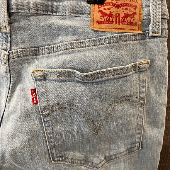 Women’s Levi Jeans Boyfriend/Crop - Picture 3 of 5